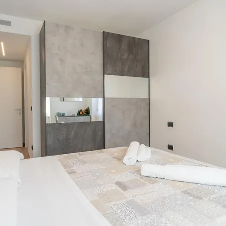Emilia - Niki Apartment Cremeno